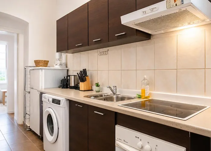 Elegant Urban 1br Near Attractions דירה